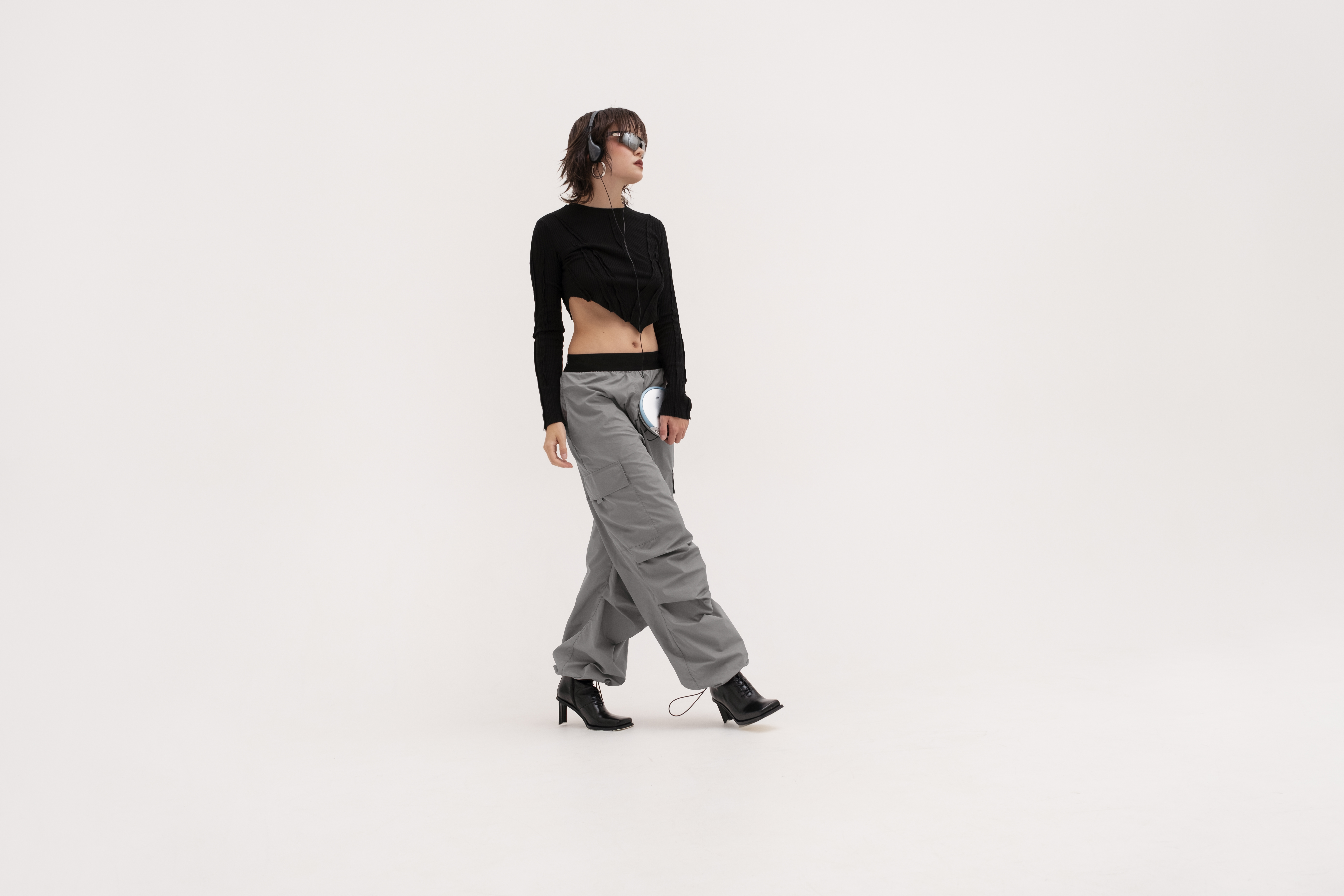ortrait young woman dressed 2000s fashion