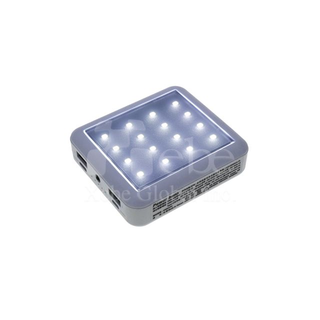 多功能照明行動電源